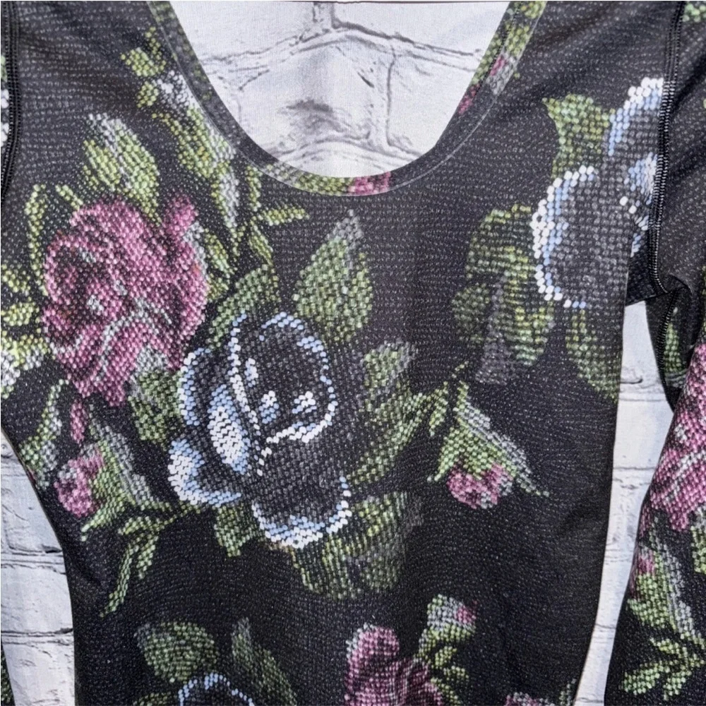 Lululemon Long Sleeve Scoop Neck Floral Rose Green Pink White Black Shirt Sz 6 - Picture 4 of 7